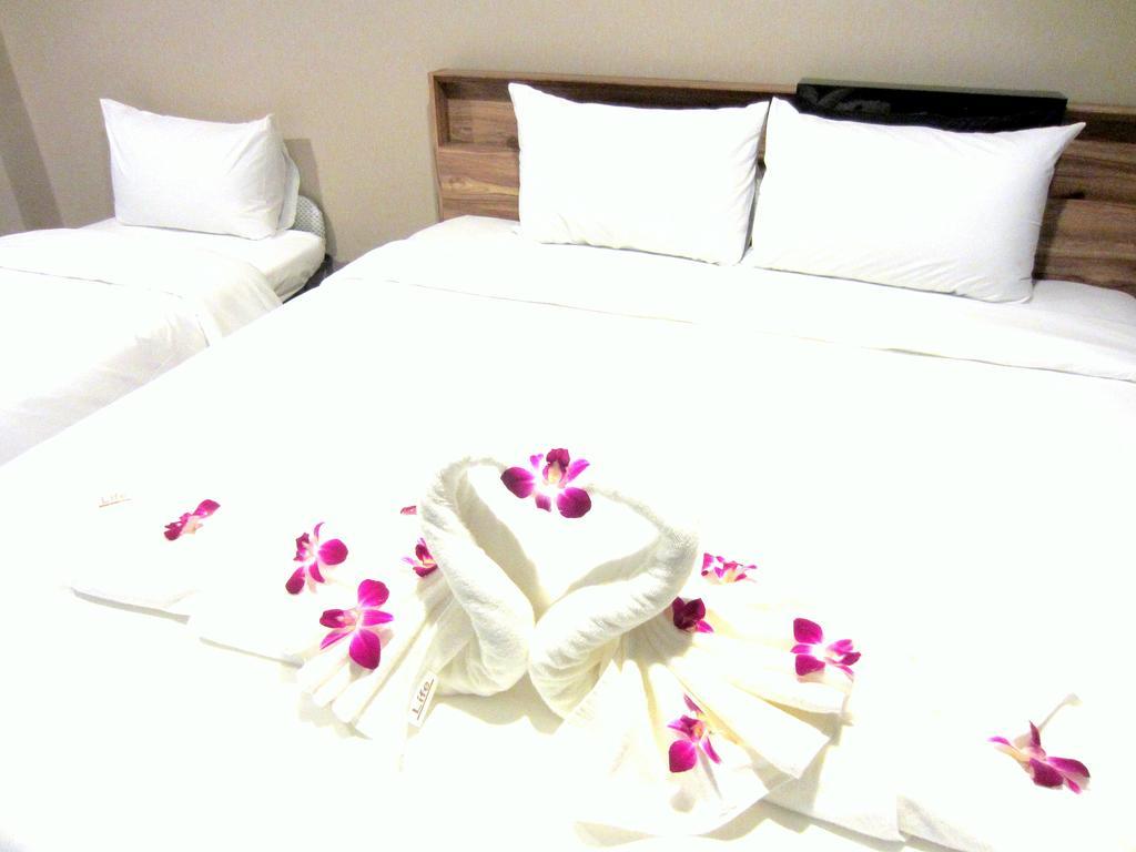 Life Grand Chiang Mai Exterior foto