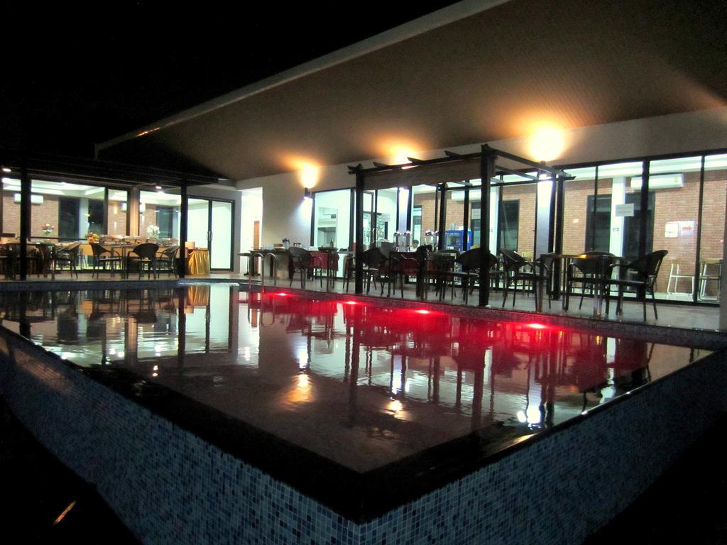Life Grand Chiang Mai Exterior foto