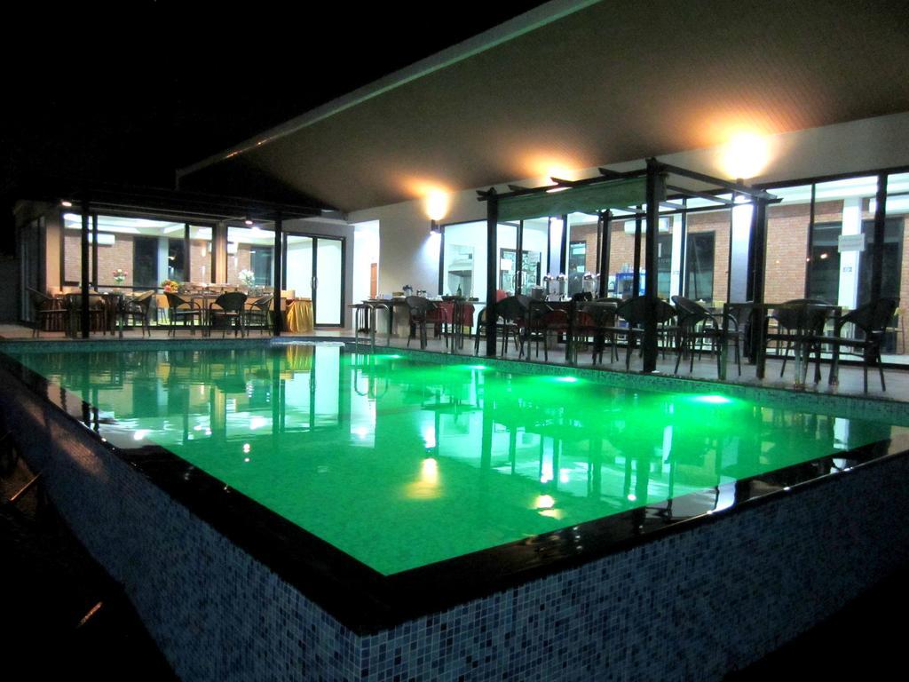 Life Grand Chiang Mai Exterior foto