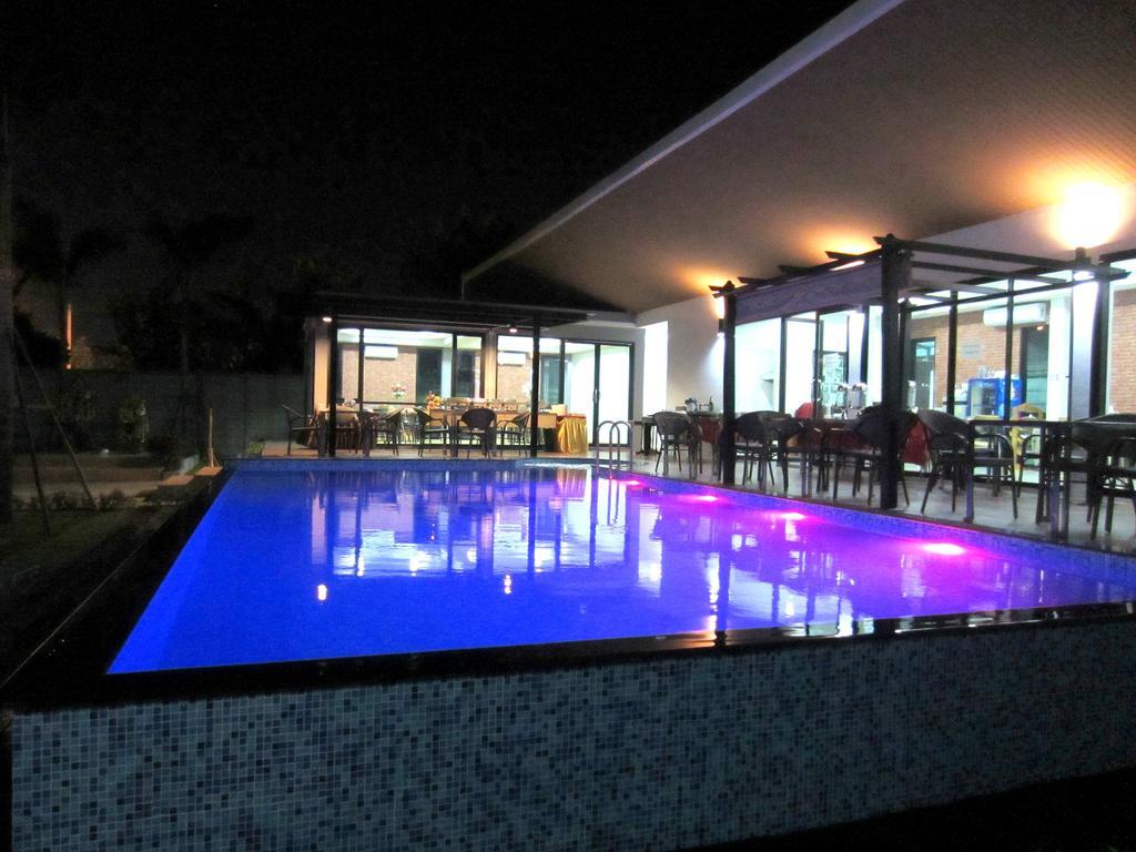 Life Grand Chiang Mai Exterior foto