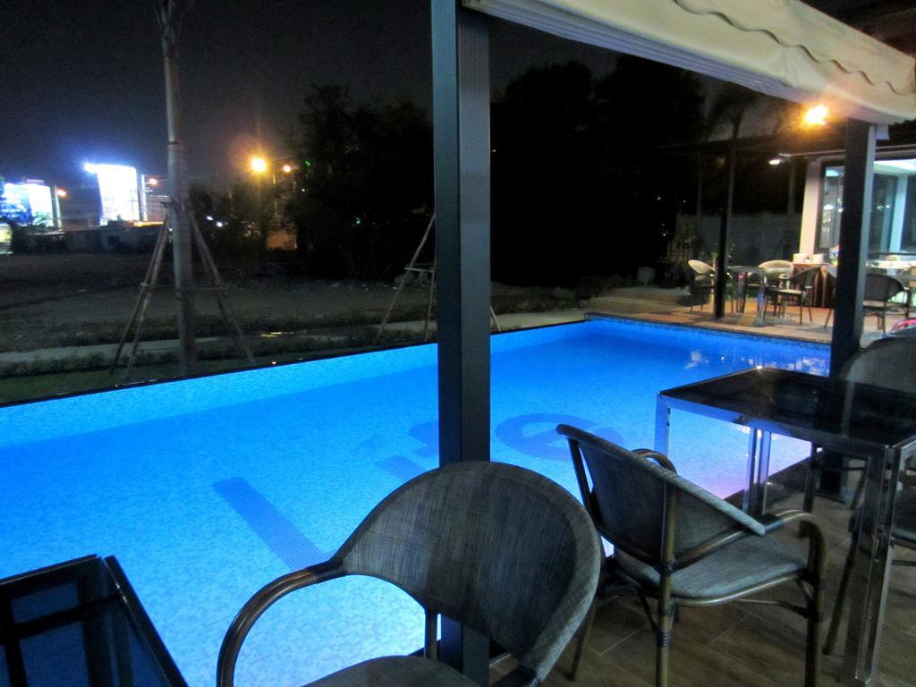 Life Grand Chiang Mai Exterior foto