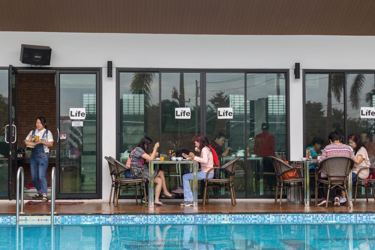 Life Grand Chiang Mai Exterior foto